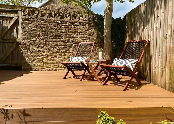 Historic Family Cottage - Central Frome